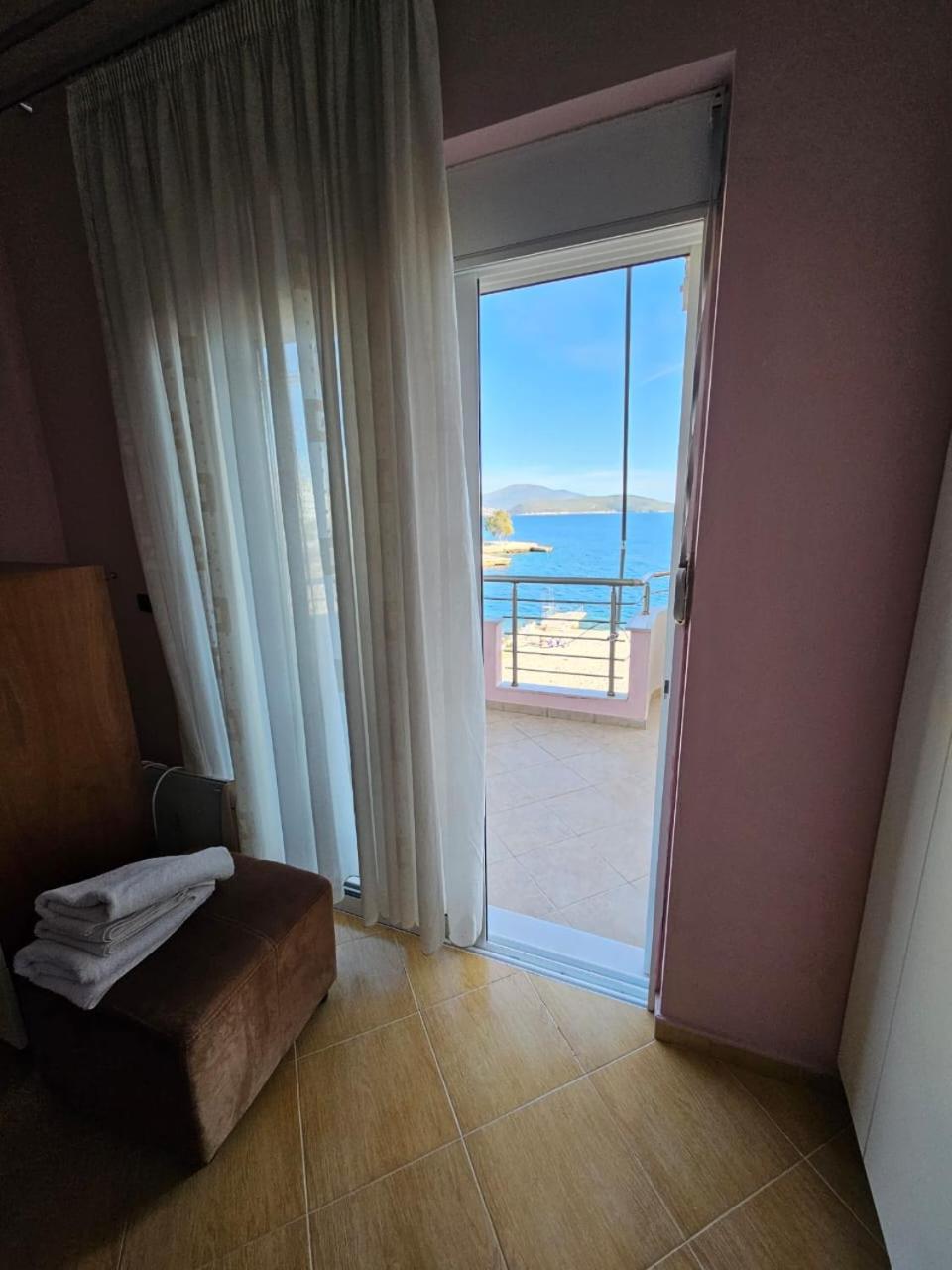 Leon Sea View Apartment Sarandë Eksteriør billede