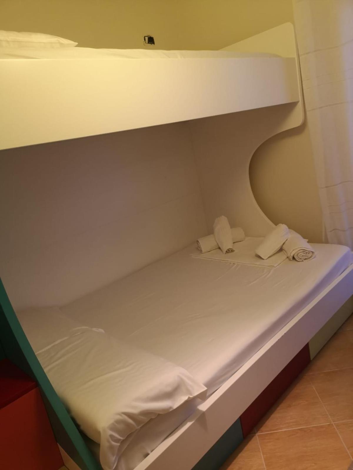 Leon Sea View Apartment Sarandë Eksteriør billede