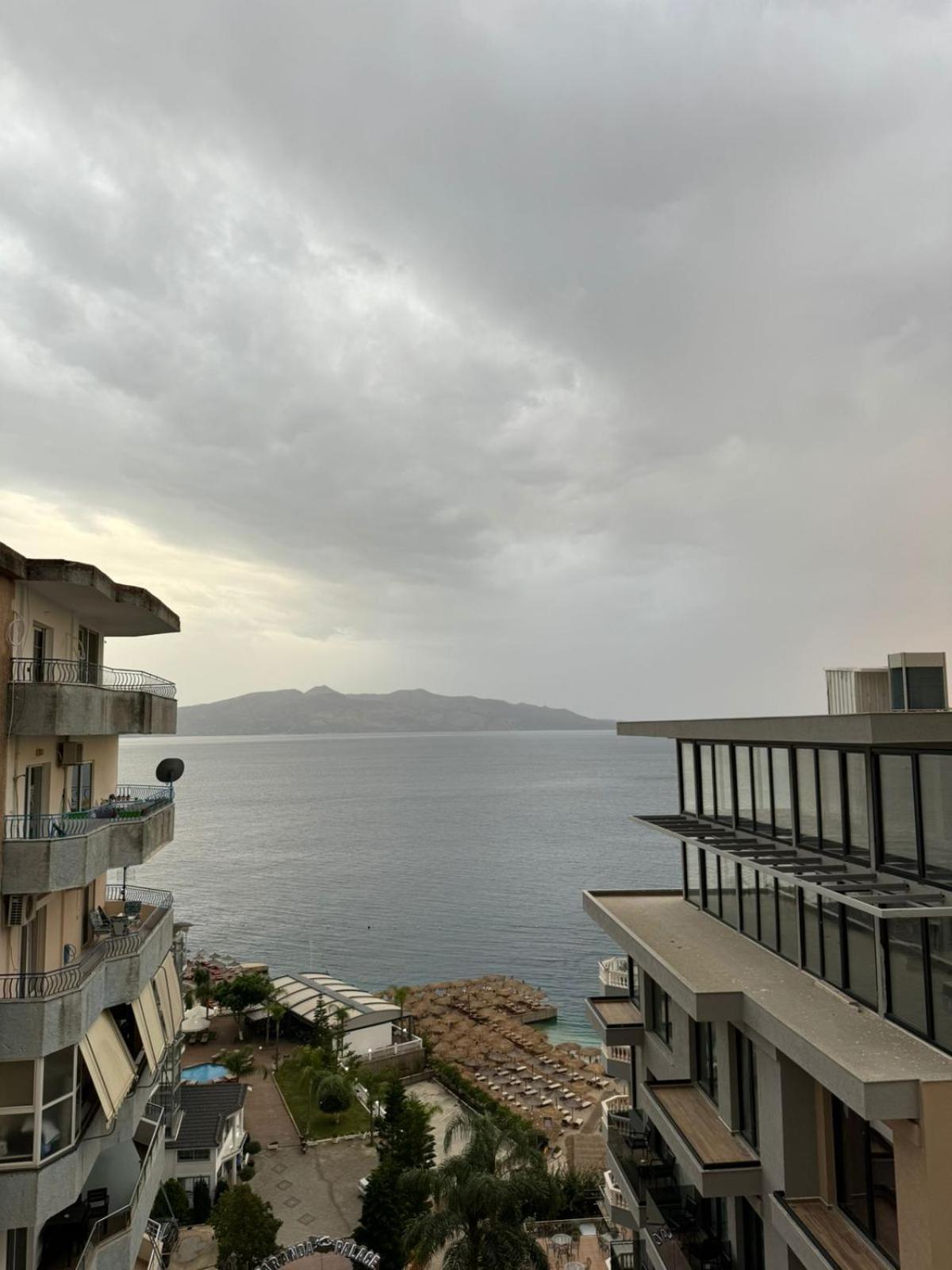 Leon Sea View Apartment Sarandë Eksteriør billede