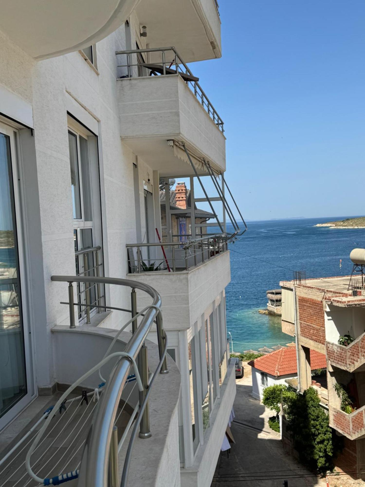 Leon Sea View Apartment Sarandë Eksteriør billede
