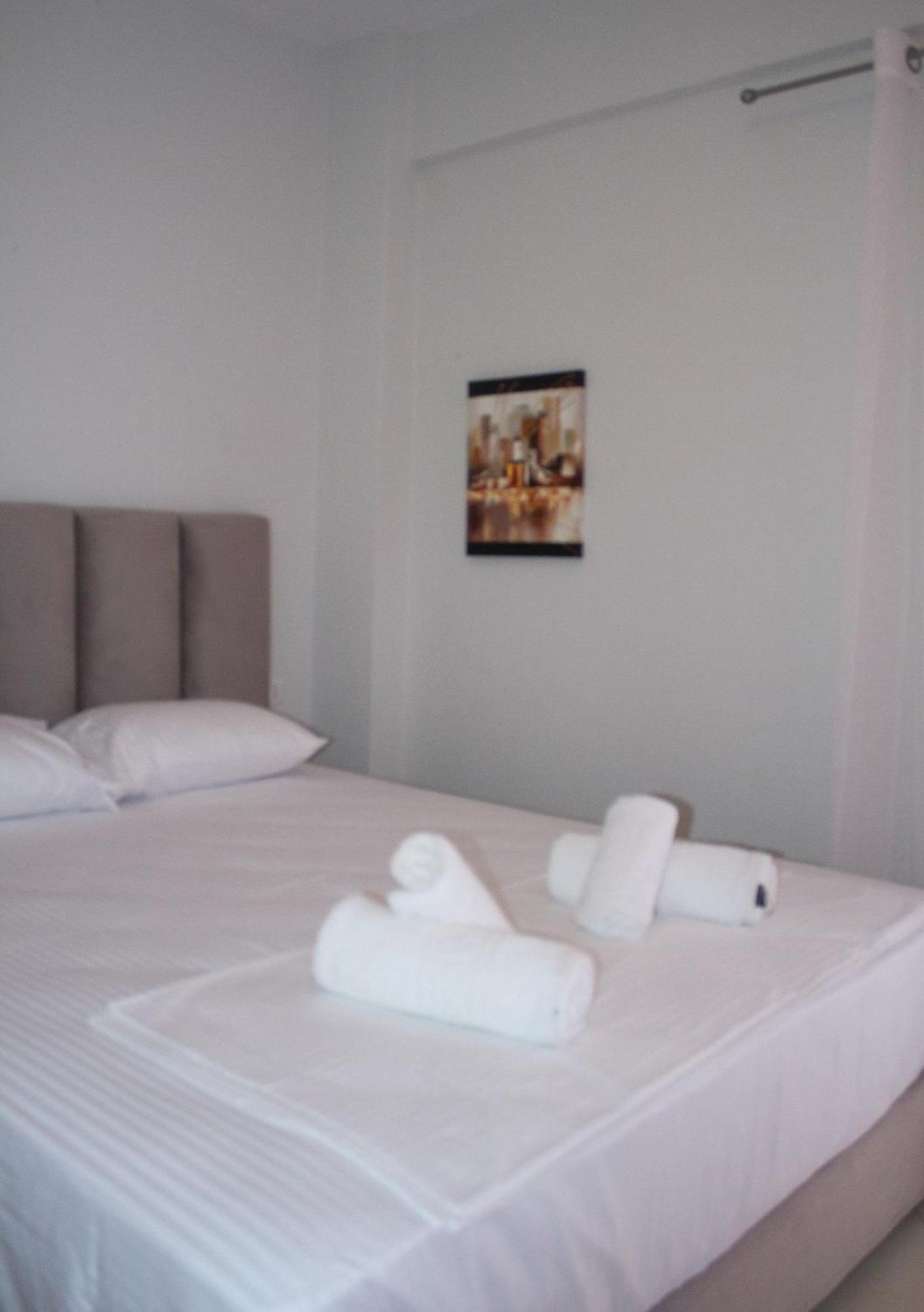 Leon Sea View Apartment Sarandë Eksteriør billede